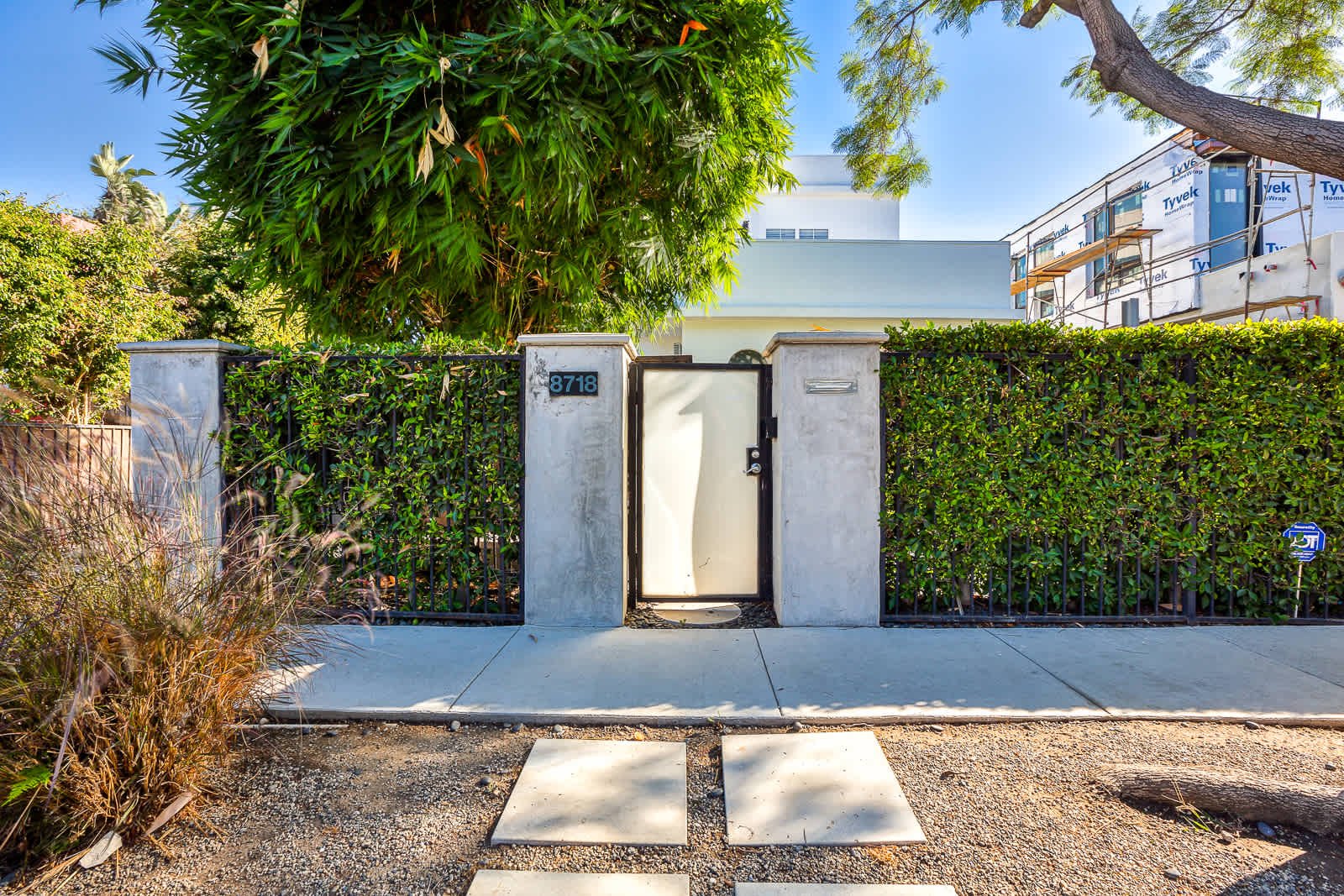 8718 Rosewood