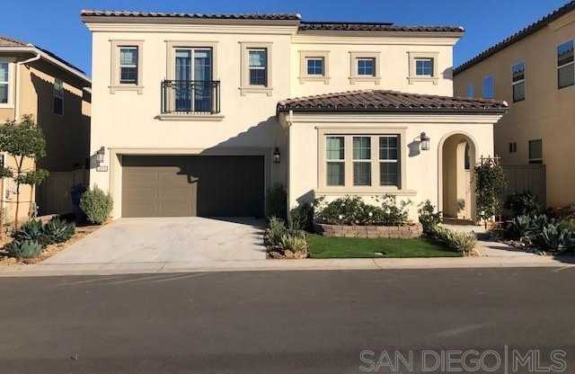 1015 Swaying Palms Way