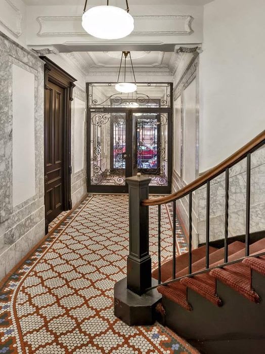 136 West 16th Street, 1FE