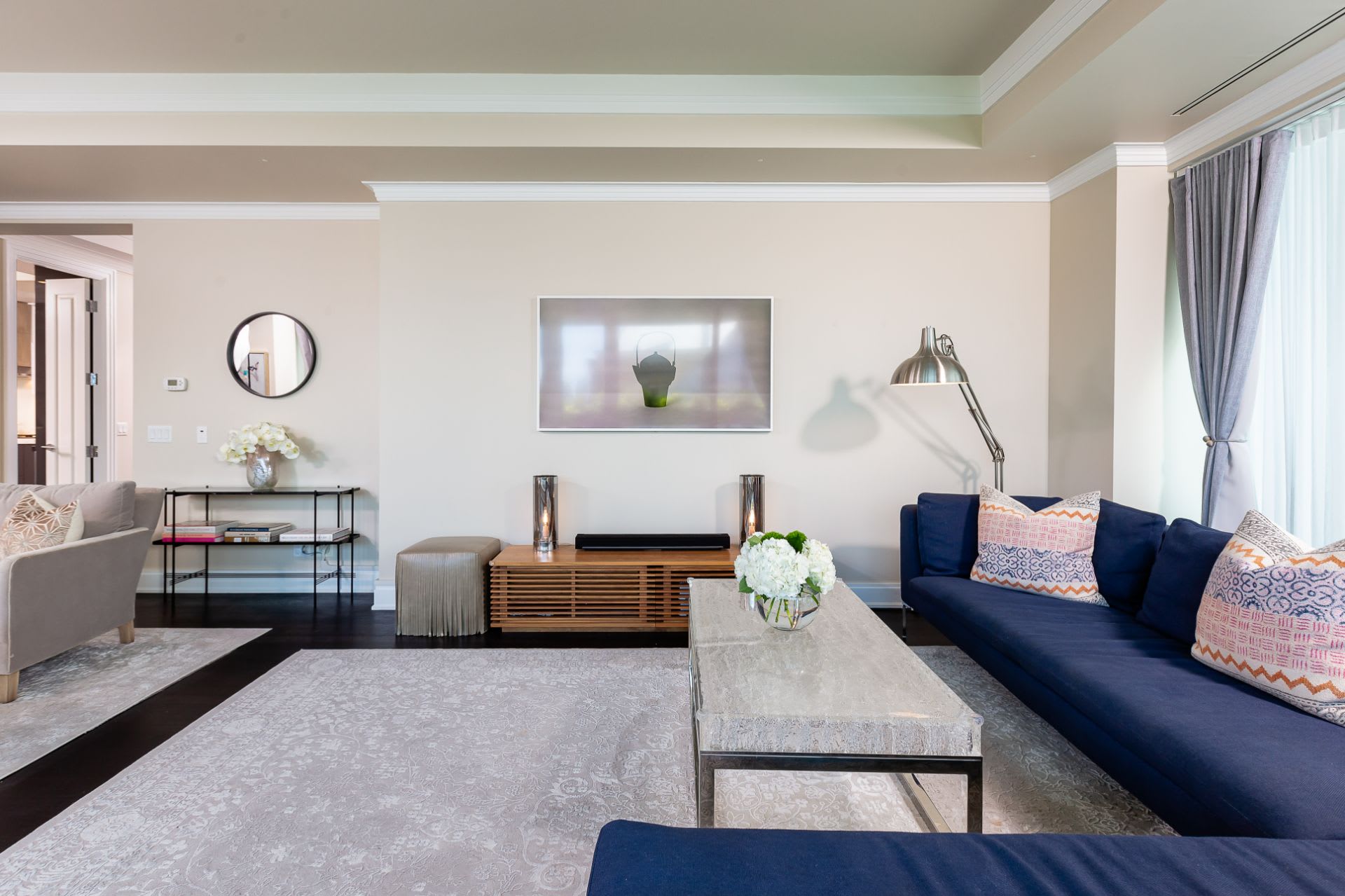 206 Bloor St W 
