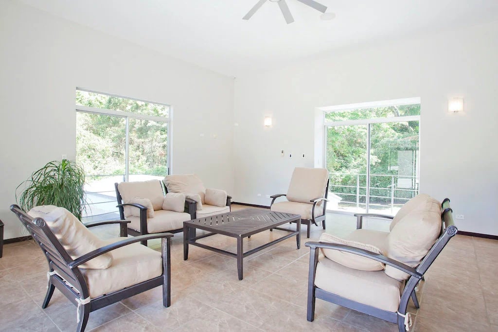 Modern Mountain View Home, Ciudad Colon, San Jose