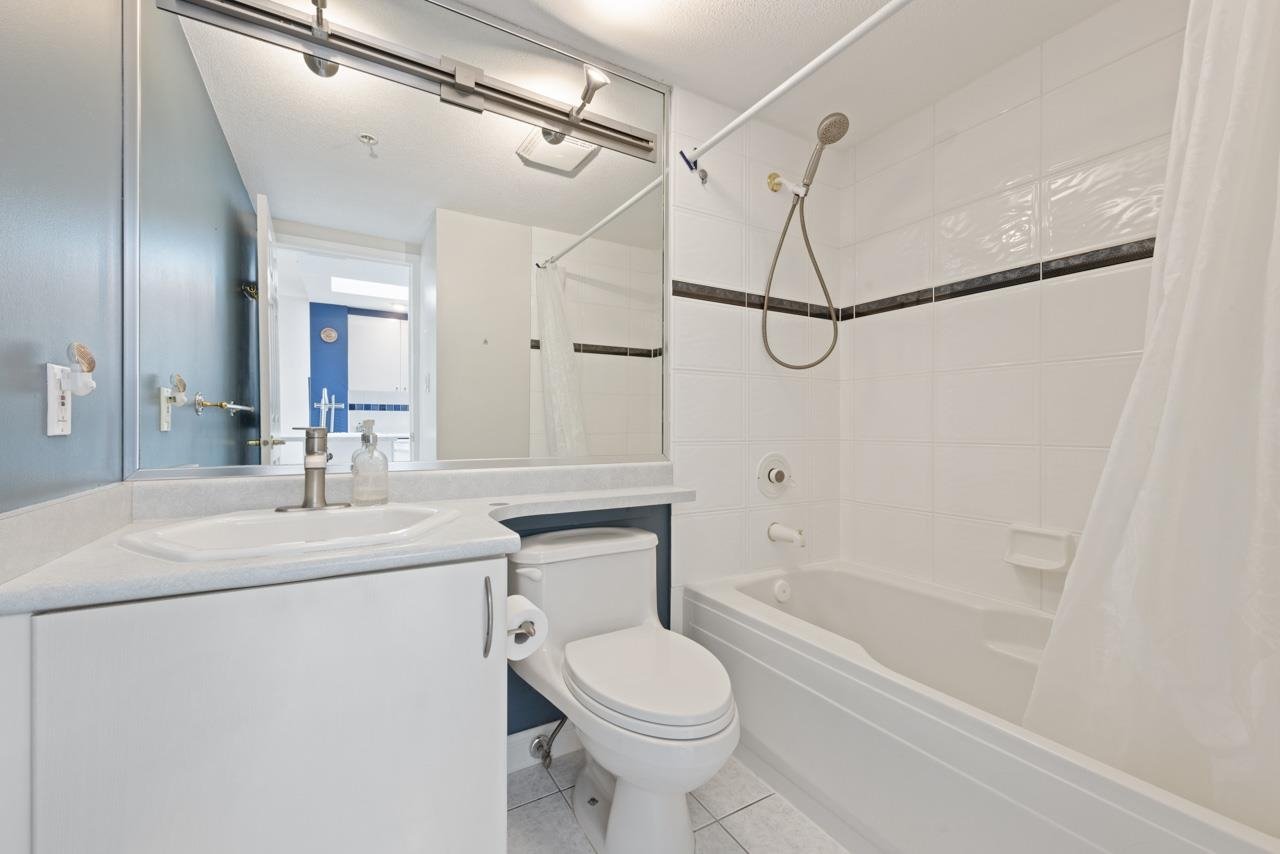 411-1630 W 1st Avenue, Vancouver