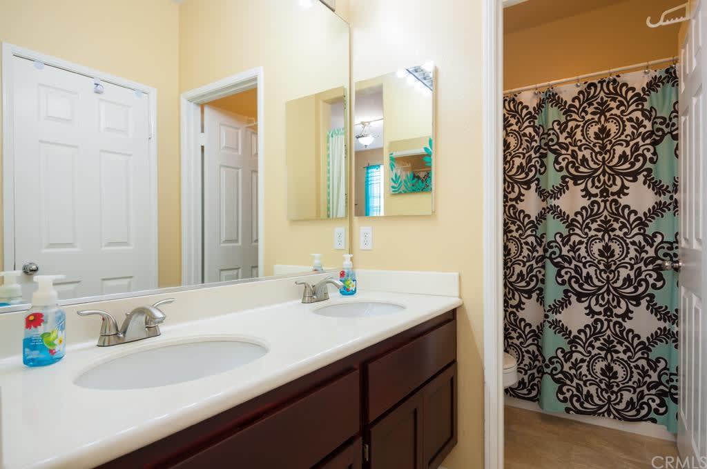 7528 SHADY GLEN Circle