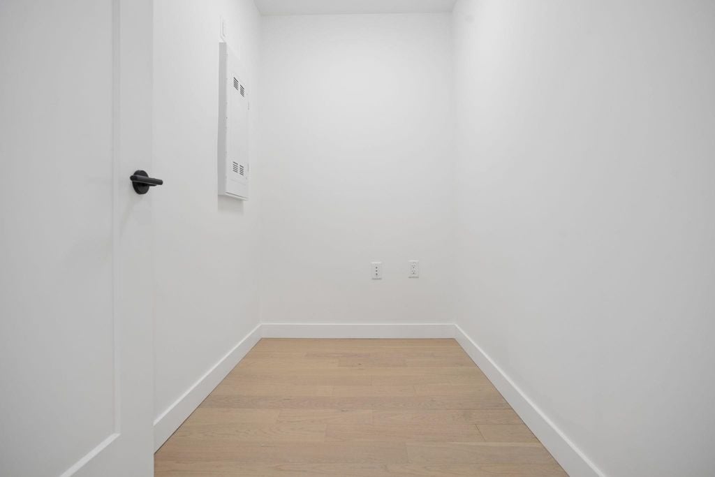 8398 Oak Street 208, Vancouver
