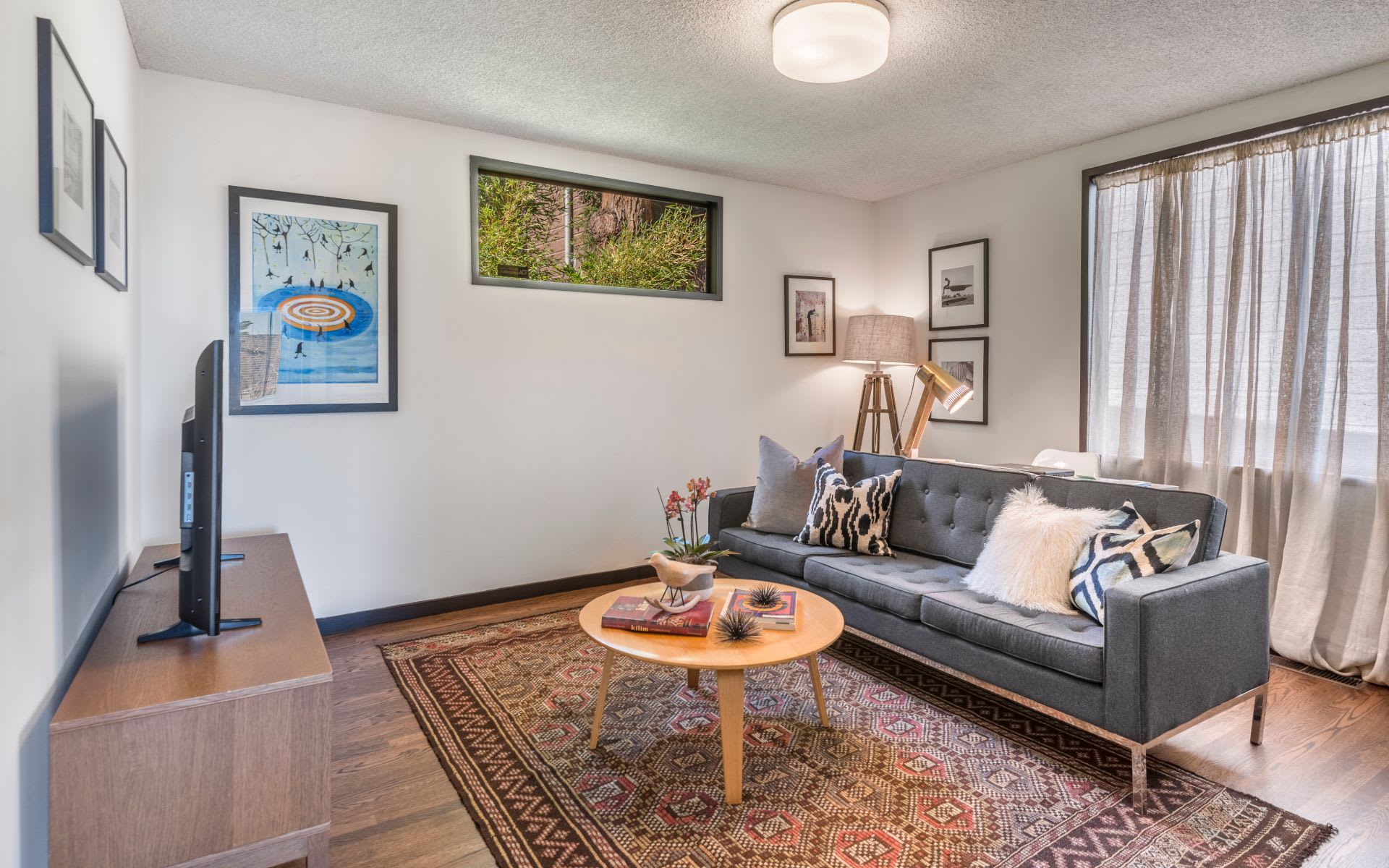 1 Miguel St
