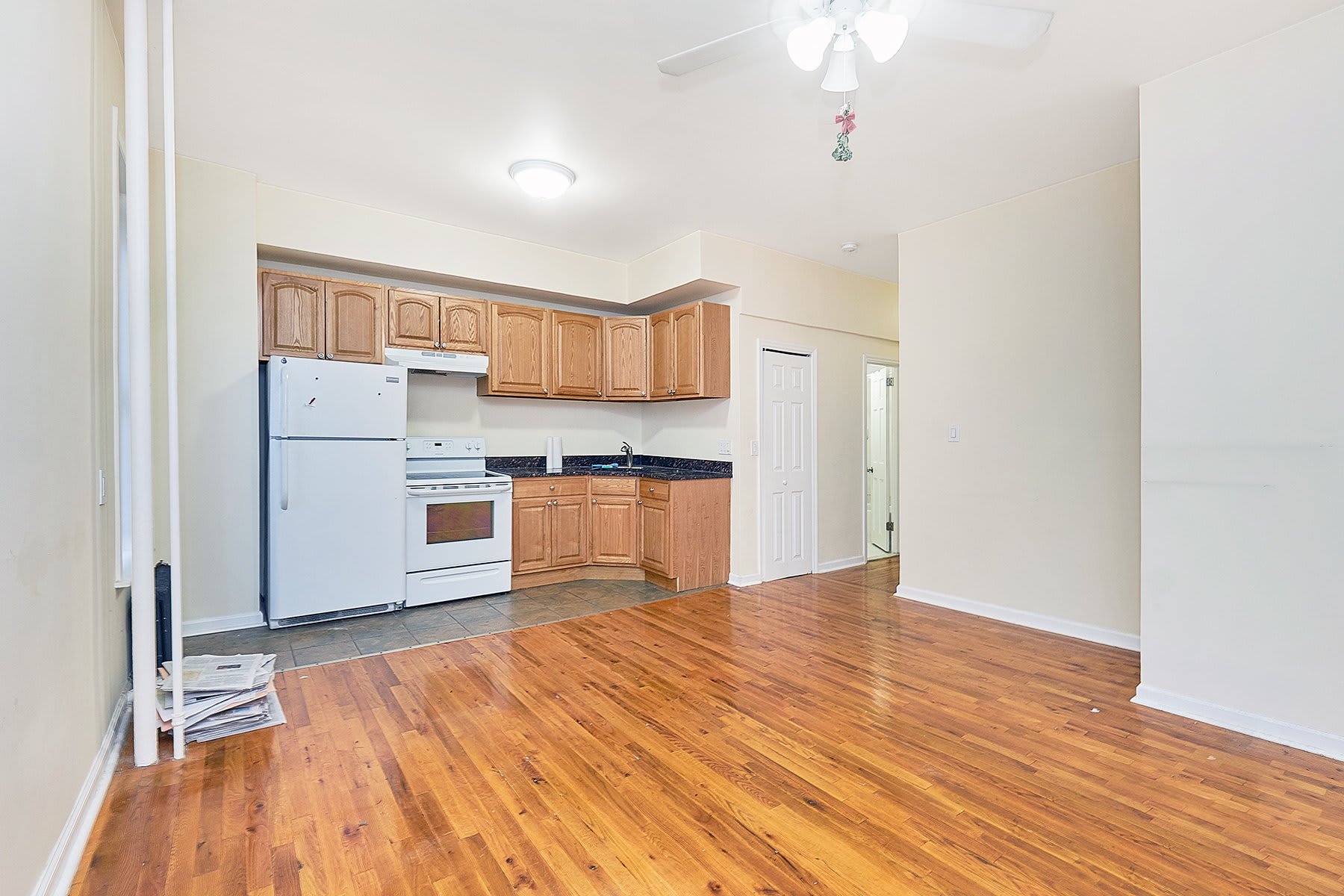 300 E 69th St, Unit 3E
