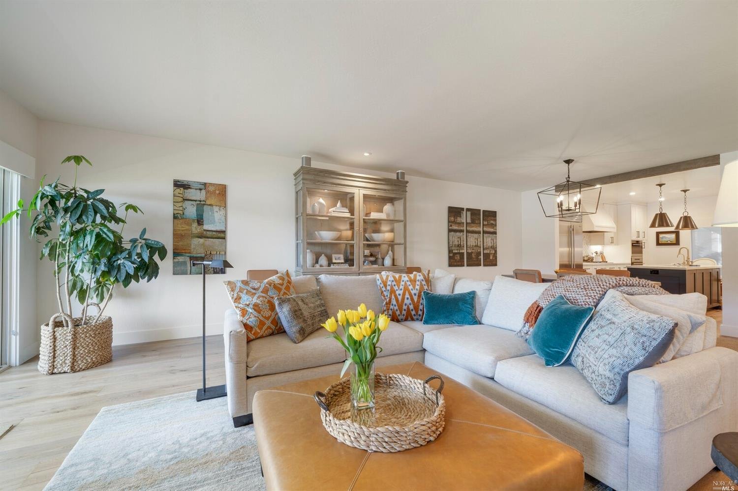 1125 S Eliseo Dr
