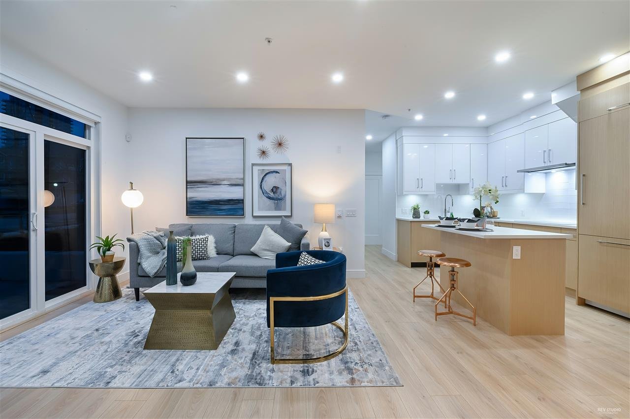 207-7131 17th Ave