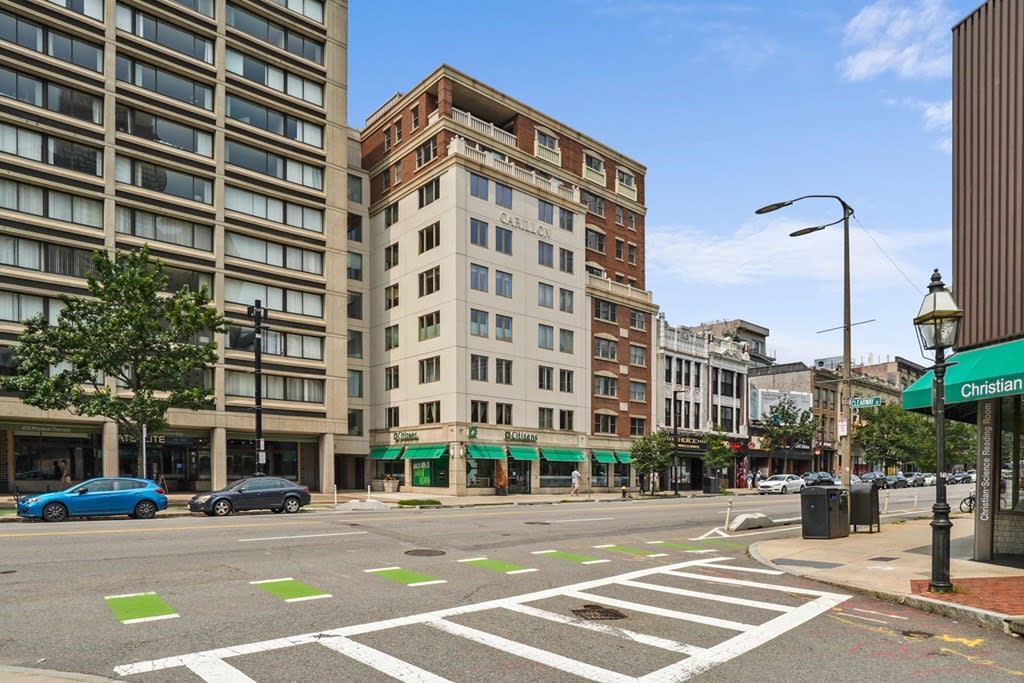 185 Massachusetts Ave, #702