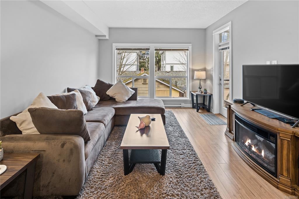 203 - 938 Dunford Ave