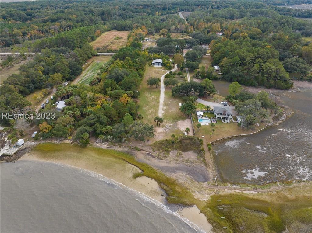 83 Coosaw Point Dr