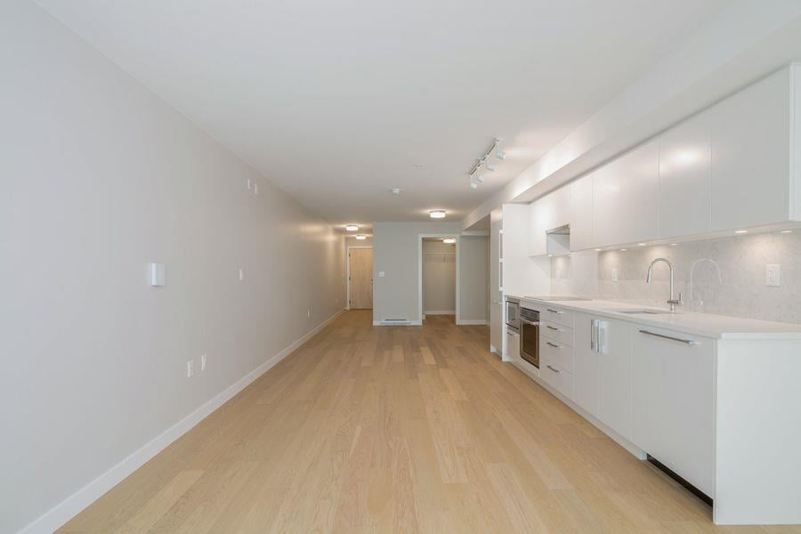 310-2508 Fraser St