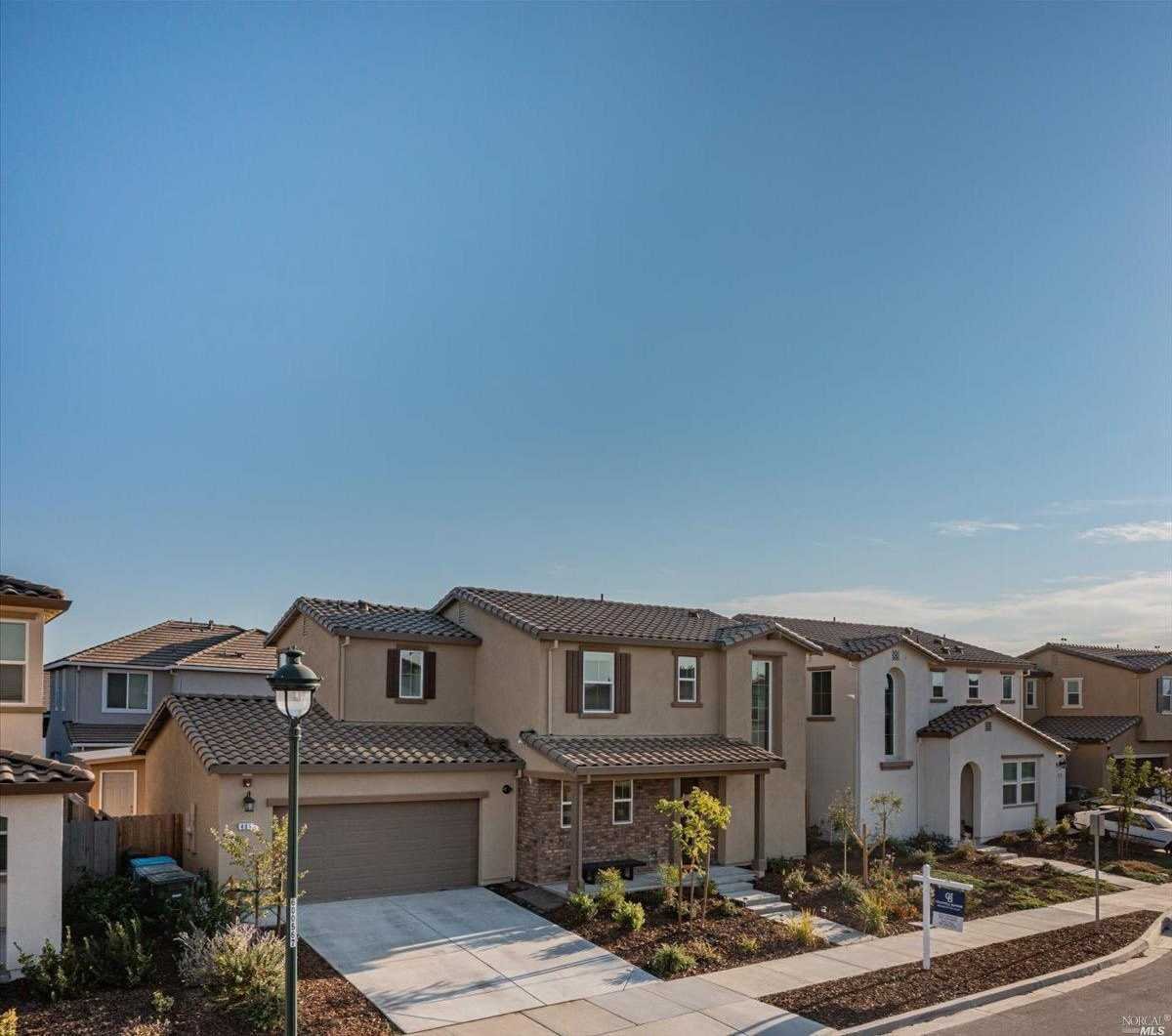 461 Vinca Way