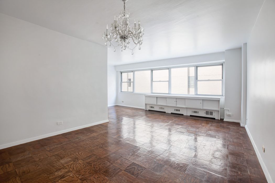 153 East 57th Street, Unit 10L