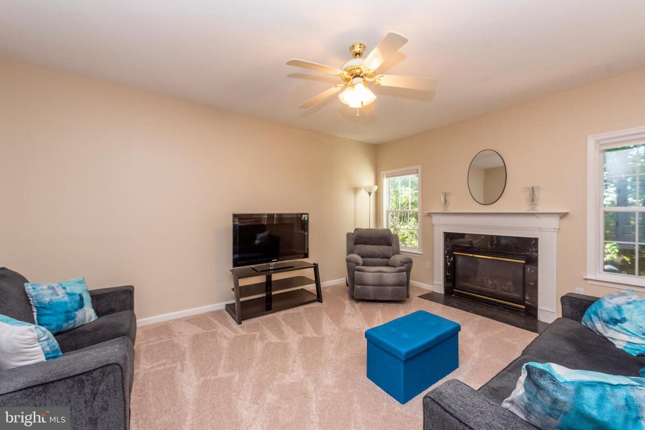 7922 Hammond Pkwy
