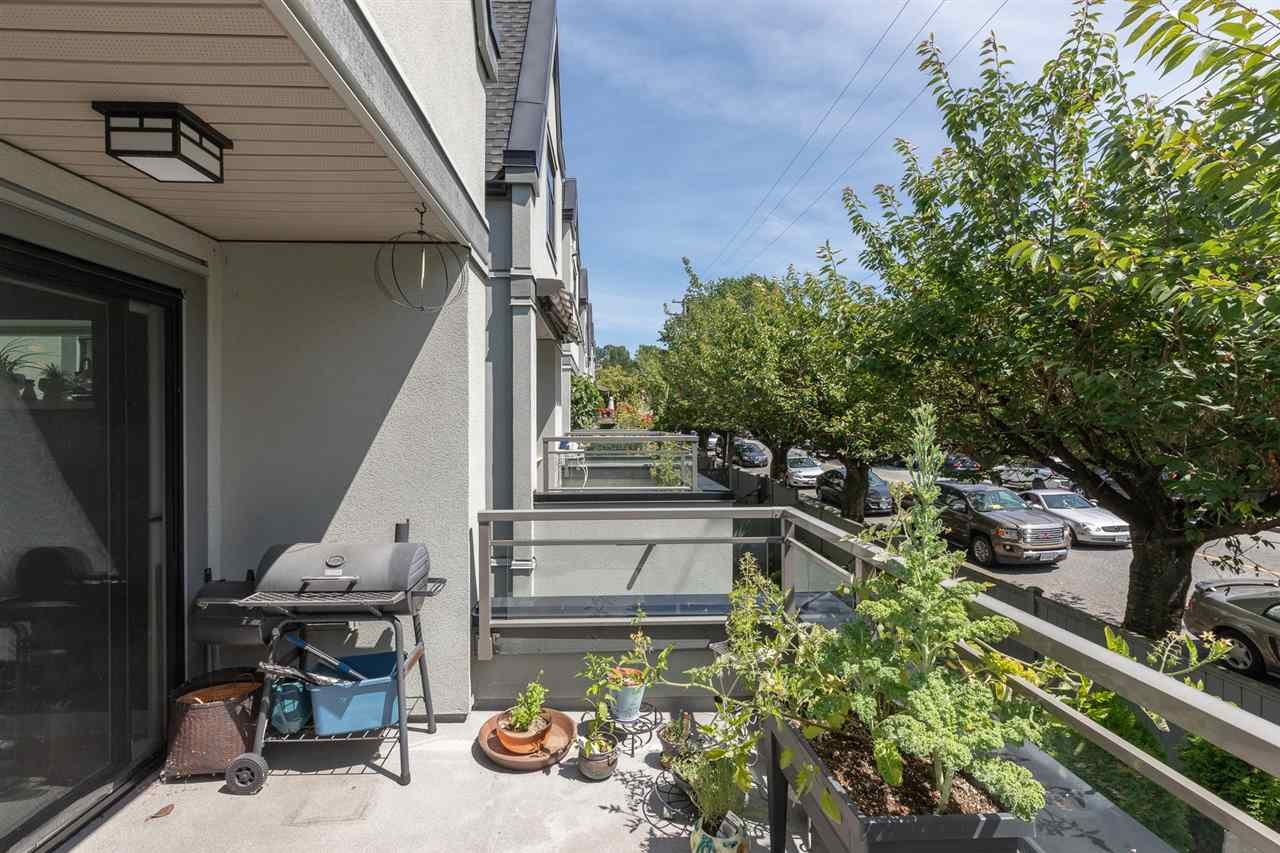 21-888 W 16th St