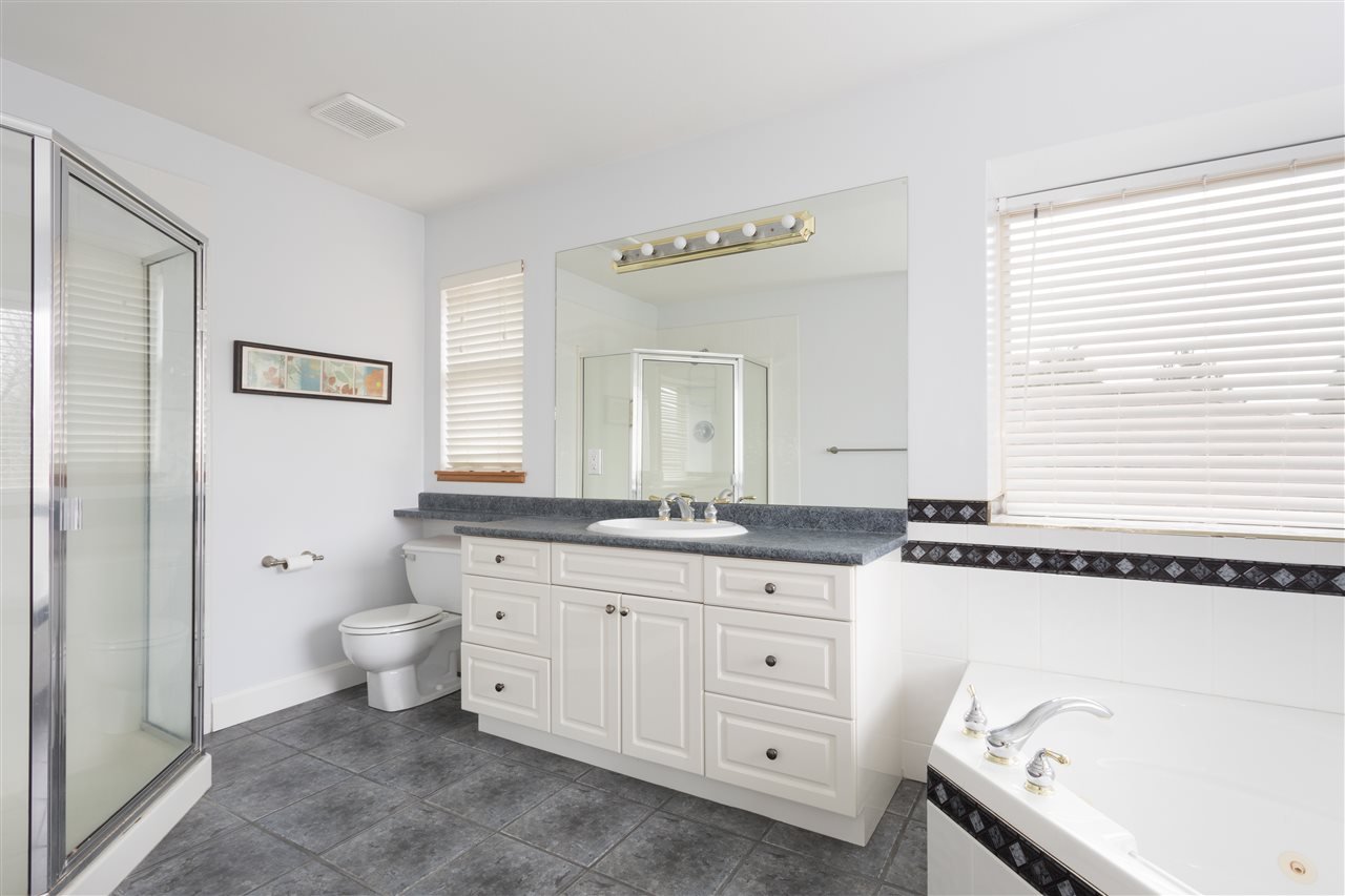 1022 Wenda Pl