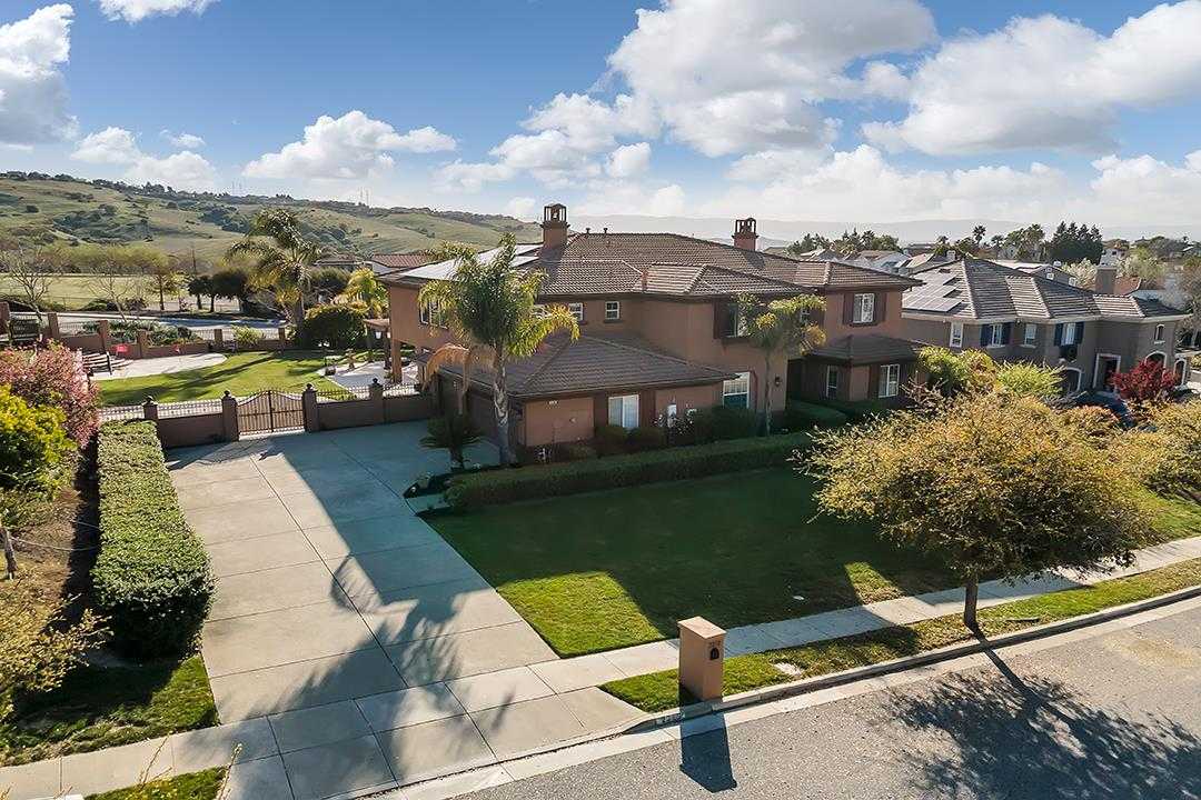 2258 Woodbury CT