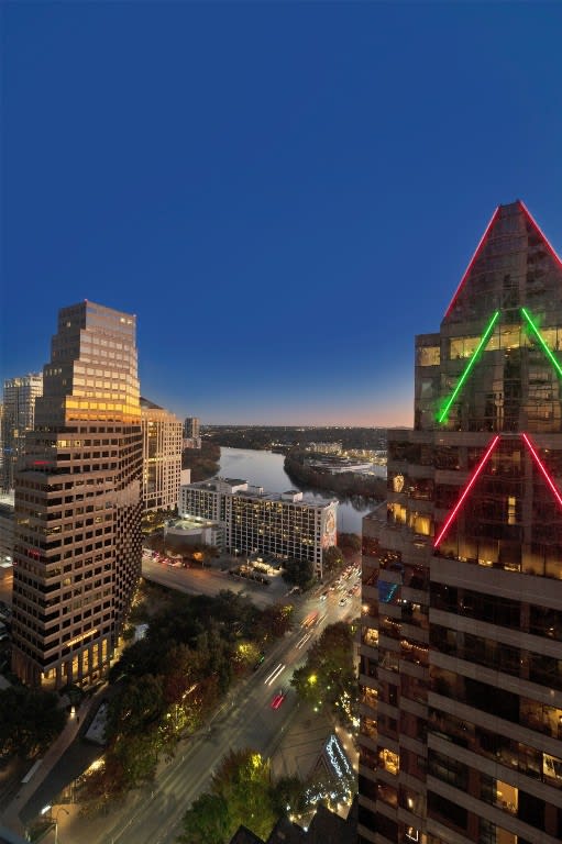 200 Congress Ave, #23F