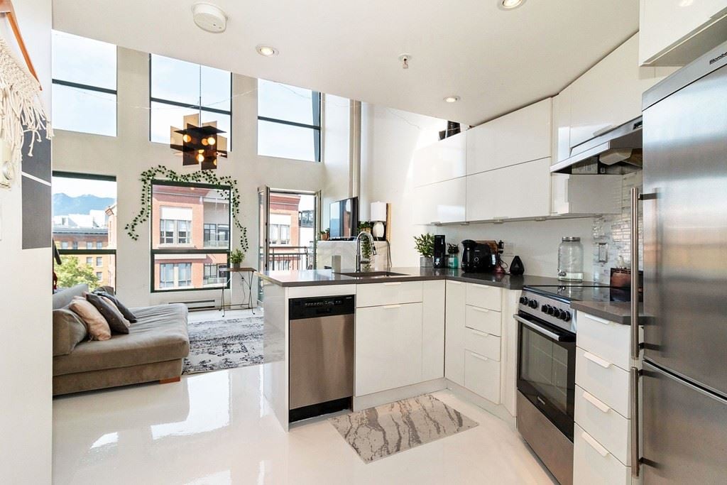 512-1 E Cordova St