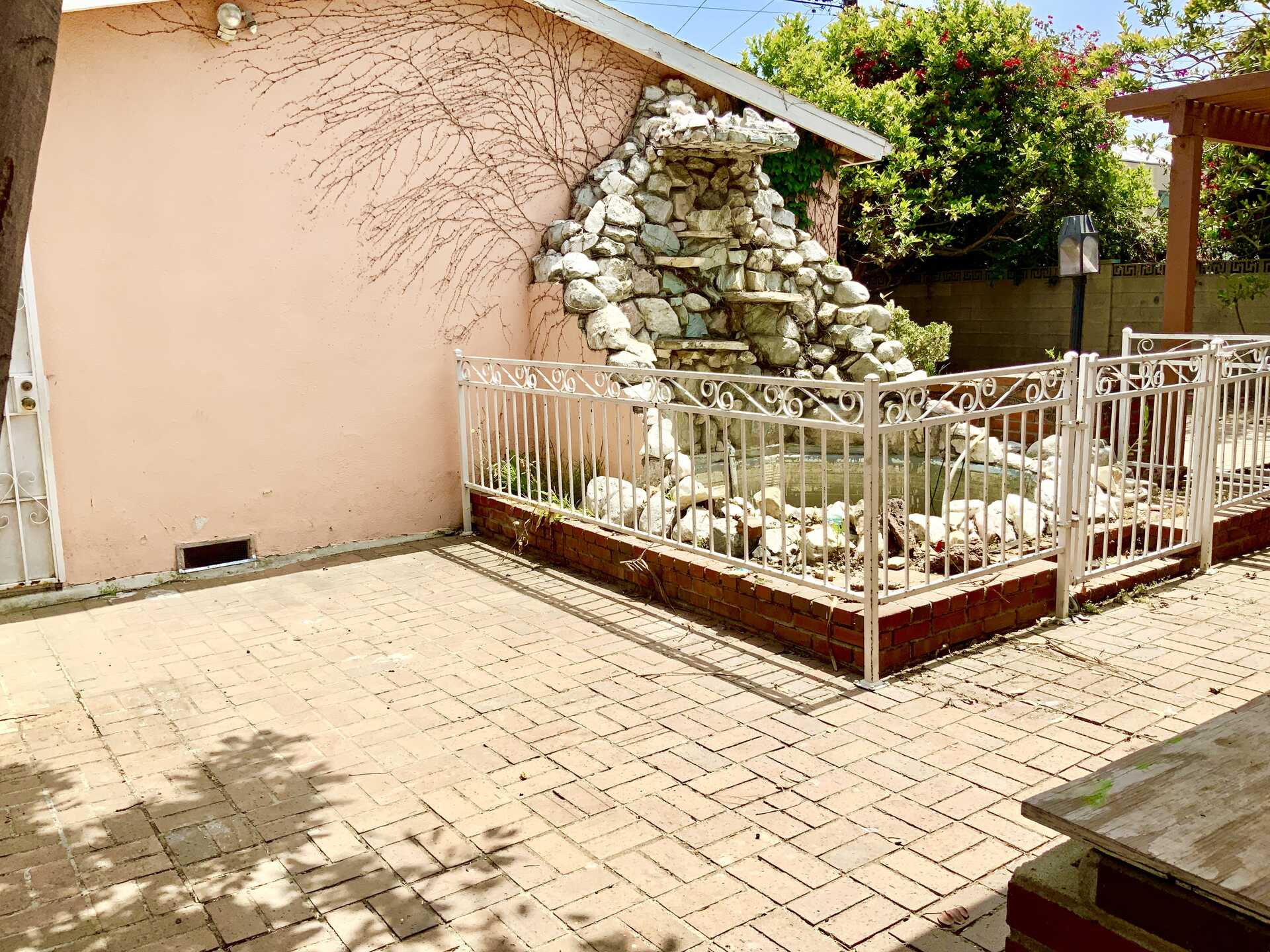 908 Rose Ave