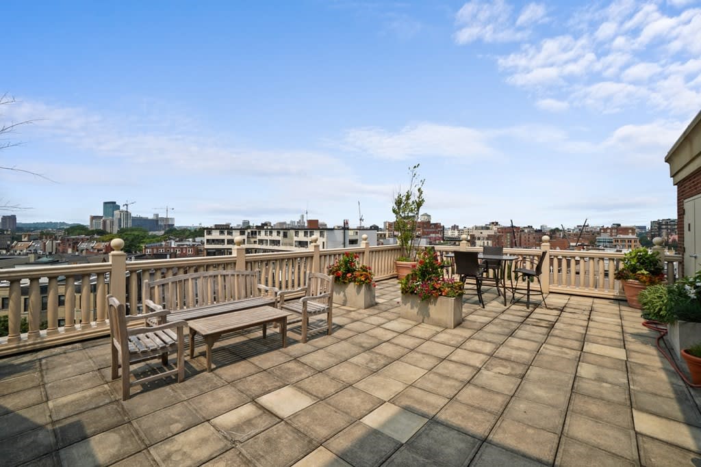 185 Massachusetts Ave, #702