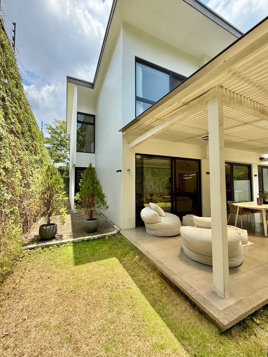 Modern Garden Townhome, Escazu, San Jose