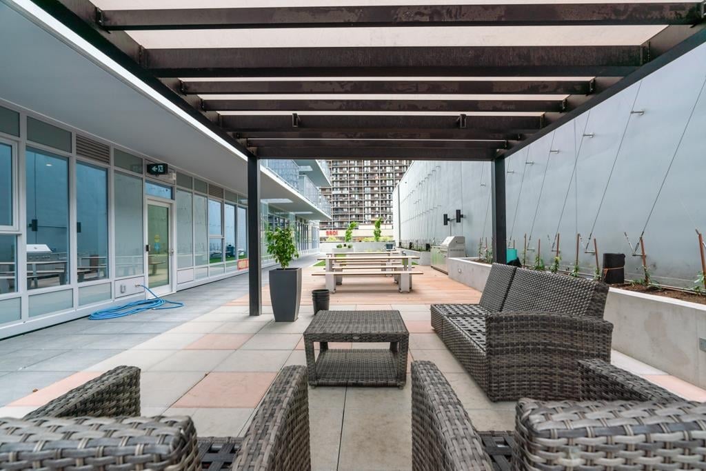 2209-13615 Fraser Hwy