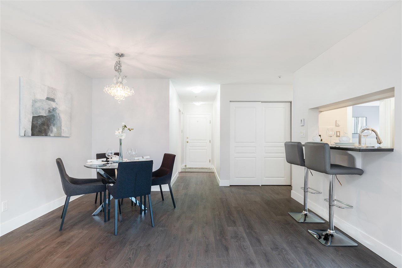 112-8460 Jellicoe St