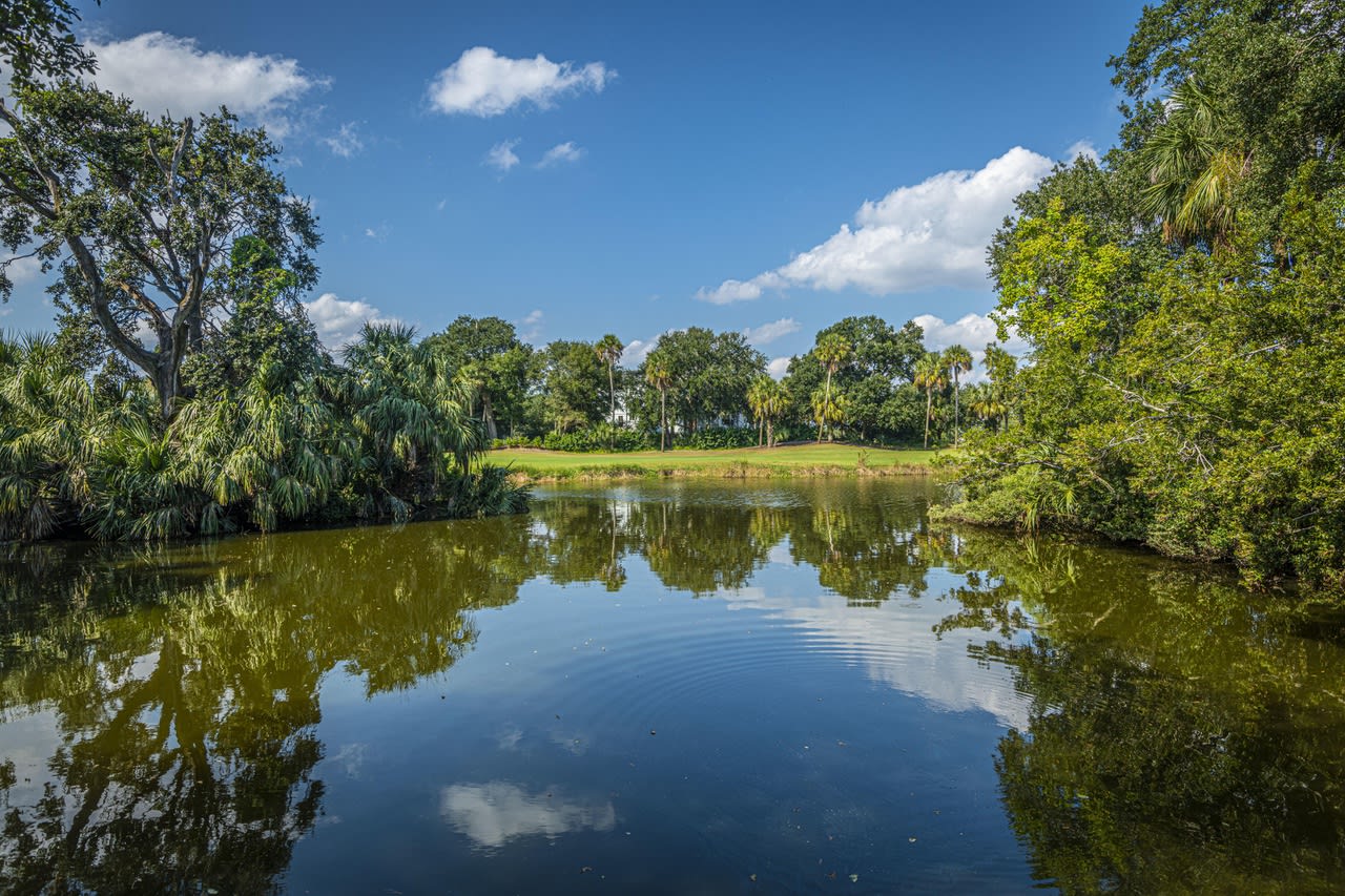 26 Twin Oaks Ln