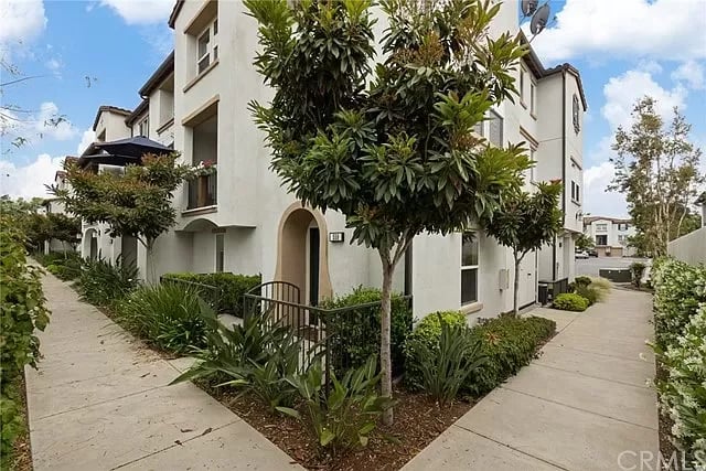 559 Calle Cielo