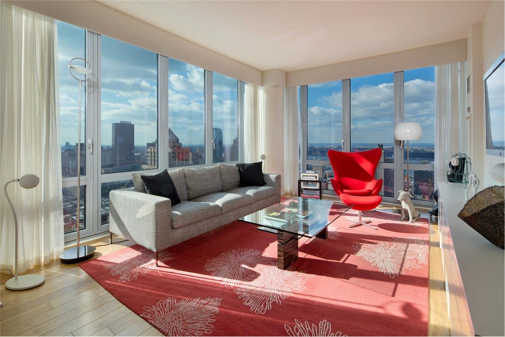 310 West 52nd St, 37B