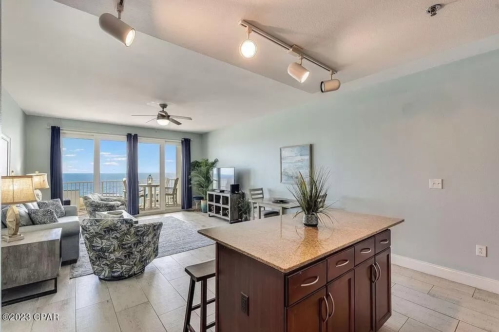 9860 S Thomas Drive Unit 1609