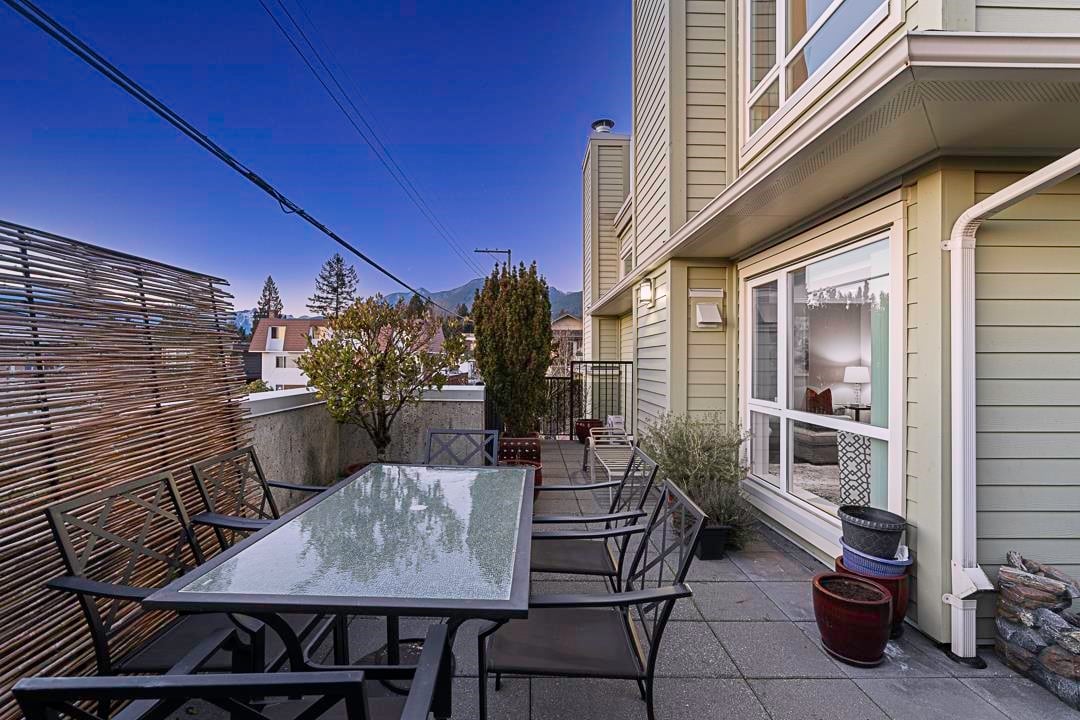203 W 18th St