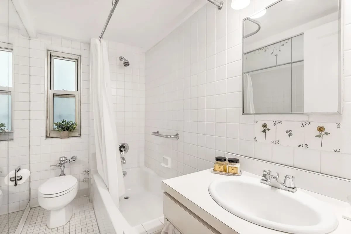 433 East 51st Street Apt 2F