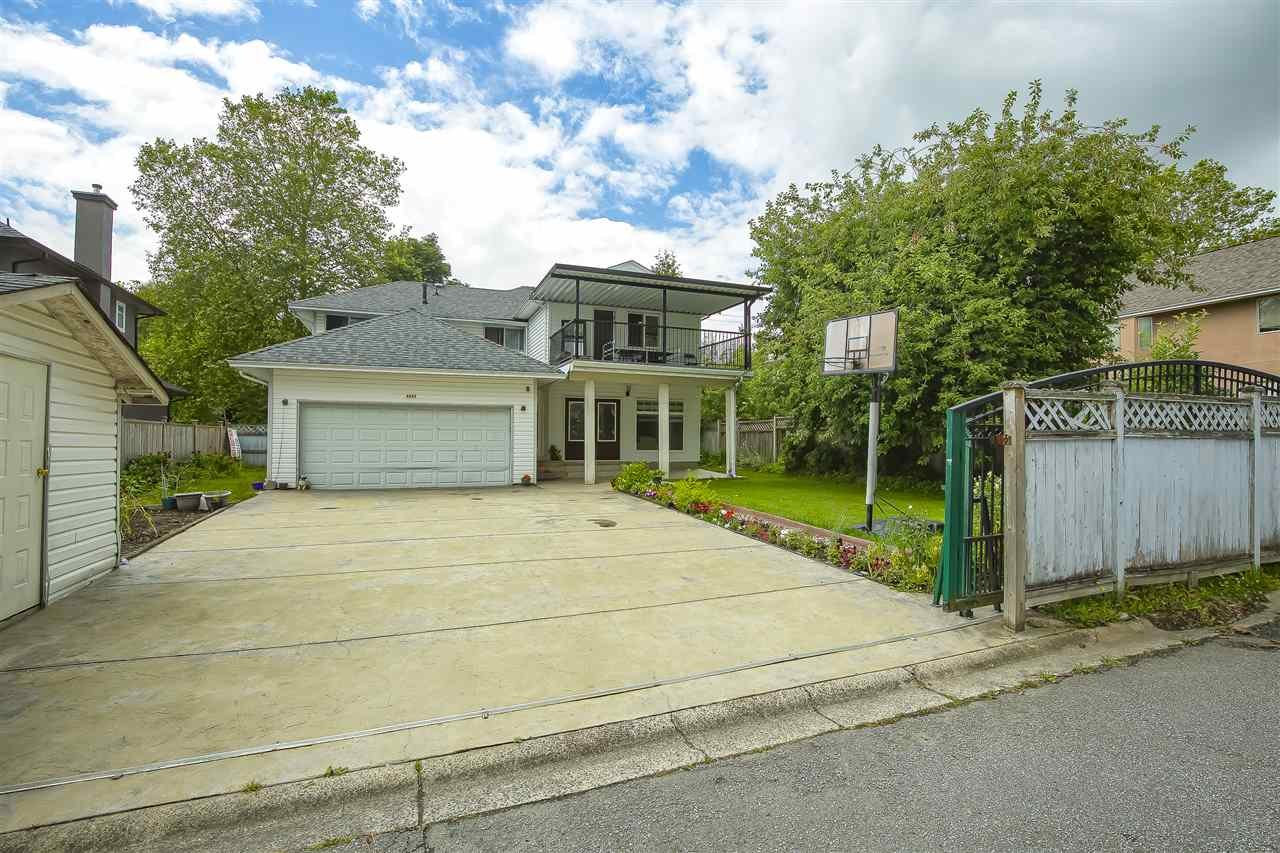 8494 140 St