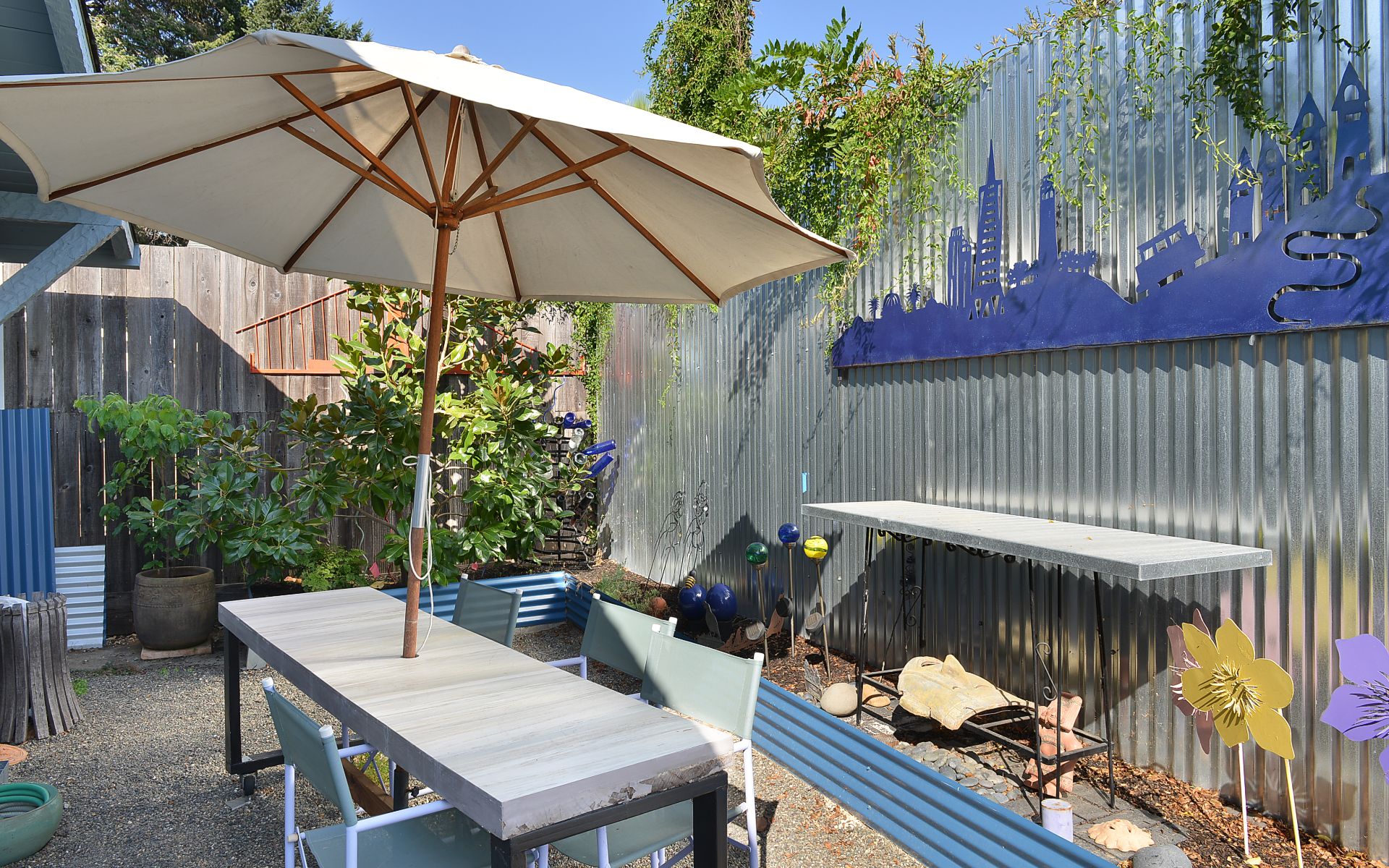 137 Sherman St