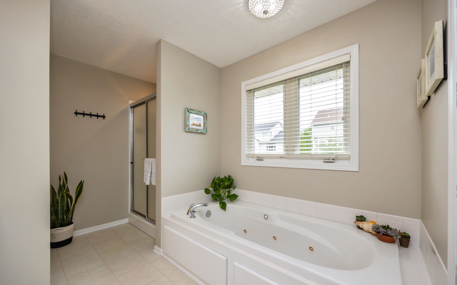 5542 Ponderosa Drive