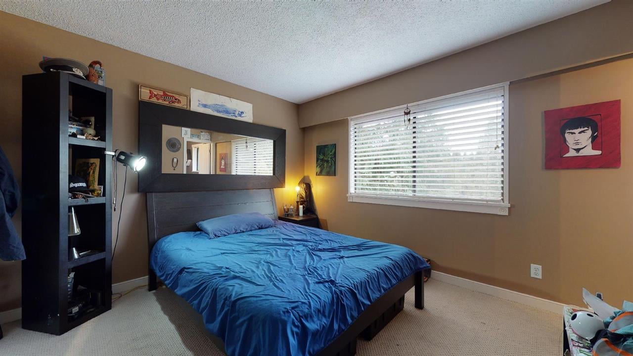 2540 Lomond Wy