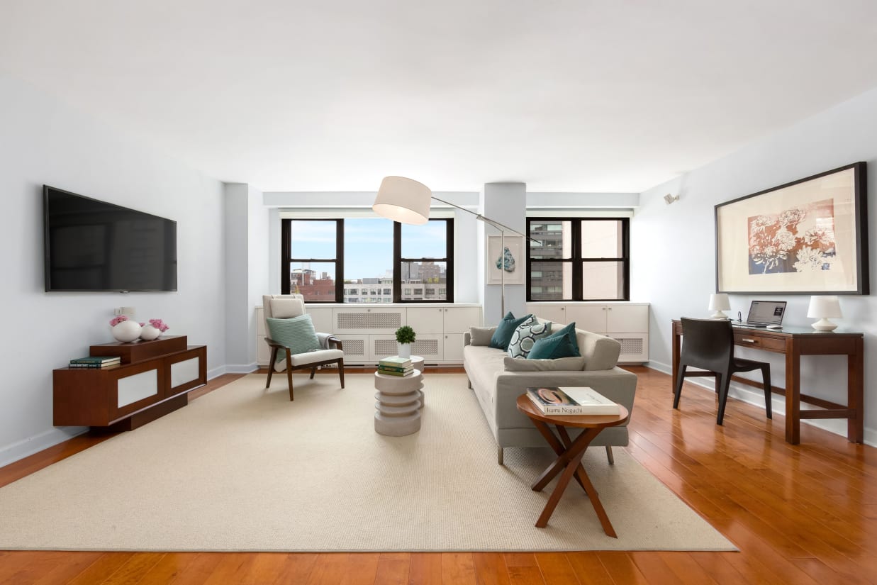 210 E 15th St, #10HJK