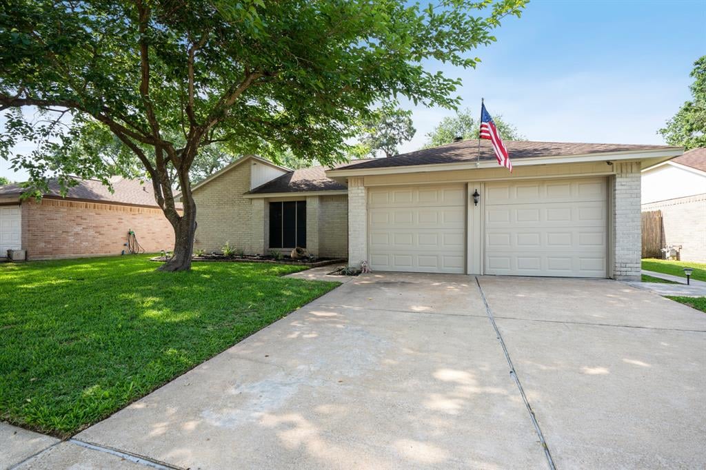 13411 LYNDONVILLE DRIVE