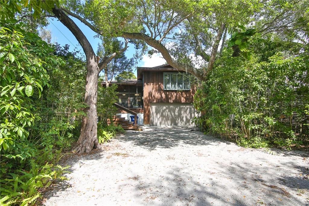 1311 Roberts Bay Ln