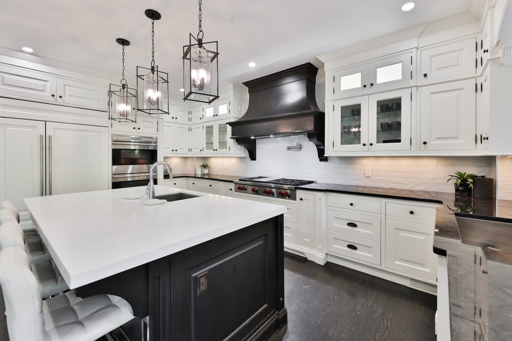 2015 Elmhurst Avenue, Oakville