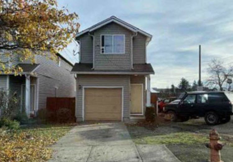 702 NE 94th Ave