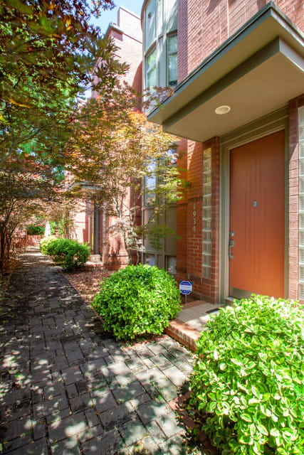 SCOTT AVENUE TOWNHOMES