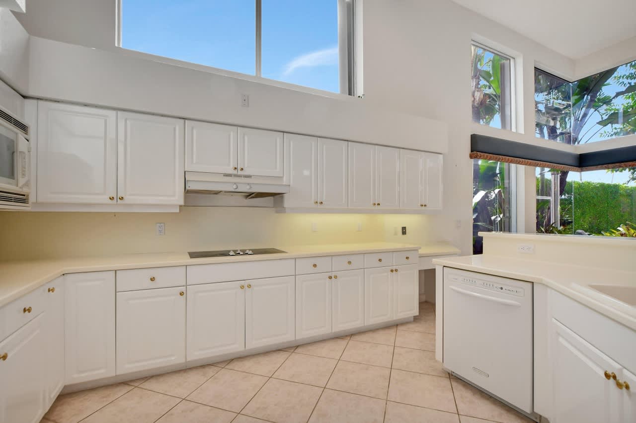 3564 NW Clubside Cir