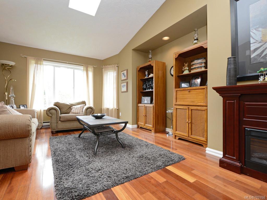 1370 Charles Pl