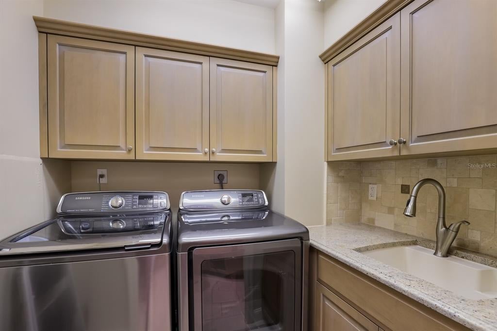 415 L Ambiance Dr, #C504
