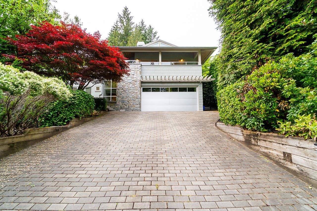 2920 Altamont Cres