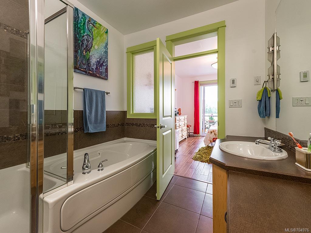 403-3210 Jacklin Rd